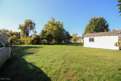 919 E Dewey Avenue, Youngstown, OH 44502 - Photo 2