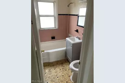 1875 Forest Hills Boulevard, Loveland, OH 44112 - Photo 4