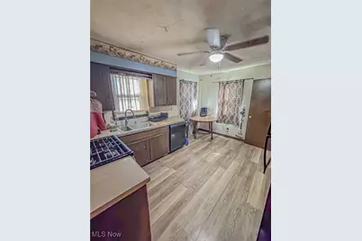 1330 W 18th Street, Lorain, OH 44052 - Photo 10