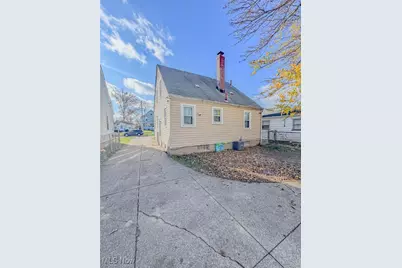 1330 W 18th Street, Lorain, OH 44052 - Photo 2