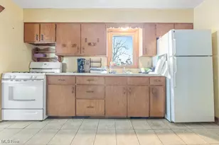 18061 Derr Ave, Beloit, OH 44609 - Photo 6