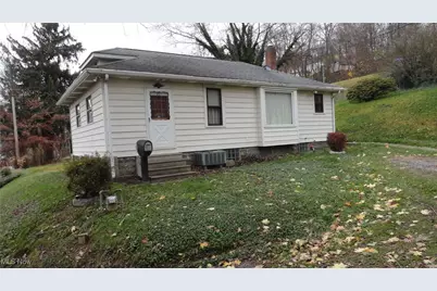 215 Alpine, Chester, WV 26034 - Photo 1