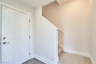 596 Mull Ave, Akron, OH 44313 - Photo 24