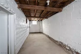 613 Wooster Road North, Barberton, OH 44203 - Photo 32