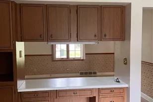 605 Bond St, Dover, OH 44622 - Photo 2