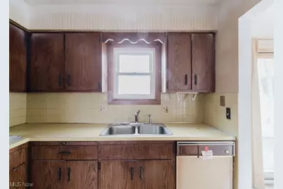 596 Terrace Plaza, Willowick, OH 44095 - Photo 12