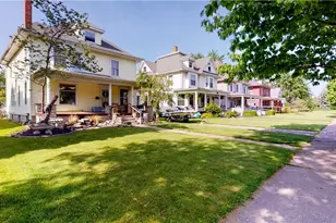 525 E 2nd St, Port Clinton, OH 43452 - Photo 26