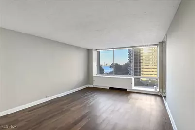 12700 Lake Avenue #801, Oakwood, OH 44107 - Photo 8