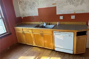 19201 Shawnee Rd, Euclid, OH 44117 - Photo 8