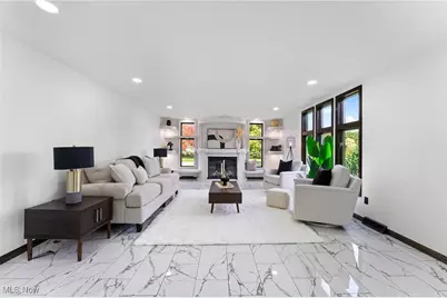 3189 Chardonnay Lane, Poland, OH 44514 - Photo 8