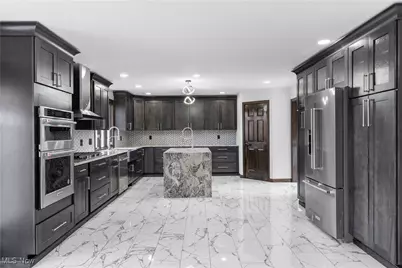 3189 Chardonnay Lane, Poland, OH 44514 - Photo 4