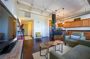 1133 W 9th St, Loveland, OH 44113 - Photo 4