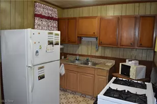 513 Union St, Martins Ferry, OH 43935 - Photo 2