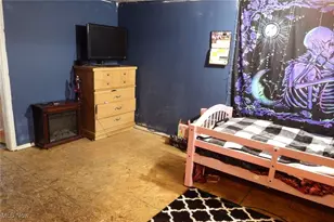 39 E Main St, Crooksville, OH 43731 - Photo 8