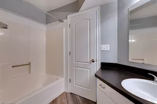 362 Village Pointe Dr, Akron, OH 44313 - Photo 20