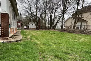 152 Regent St, Youngstown, OH 44507 - Photo 2