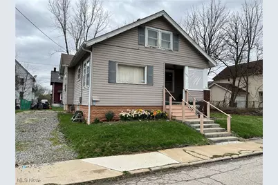 152 Regent Street, Youngstown, OH 44507 - Photo 1
