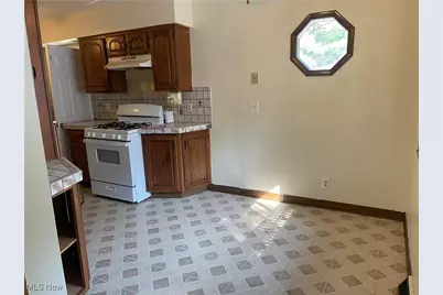 1166 Raymond Street NW, Warren, OH 44485 - Photo 8