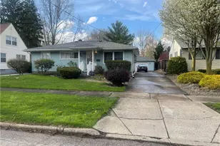 1166 Raymond St NW, Warren, OH 44485 - Photo 2