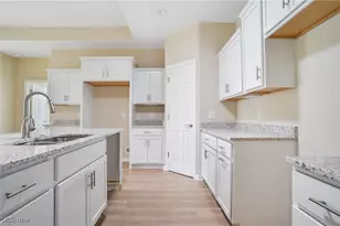 9264 Sharrott Rd, Poland, OH 44514 - Photo 8