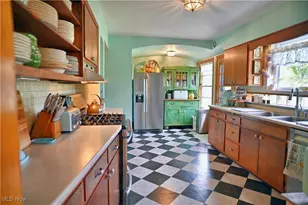 449 N Hambden St, Chardon, OH 44024 - Photo 8