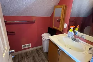 103 W 9th St, Williamstown, WV 26187 - Photo 40