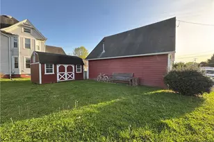 103 W 9th St, Williamstown, WV 26187 - Photo 4