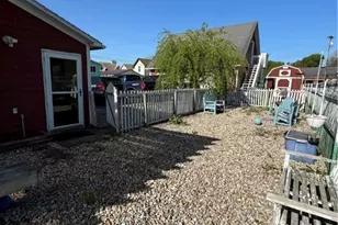 103 W 9th St, Williamstown, WV 26187 - Photo 32