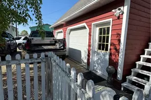 103 W 9th St, Williamstown, WV 26187 - Photo 28