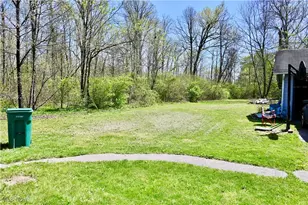 363 Maple Dr, Poland, OH 44514 - Photo 4