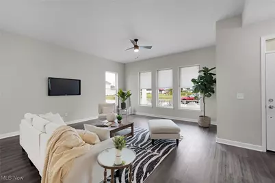 374 Bascule Drive, Lorain, OH 44052 - Photo 6