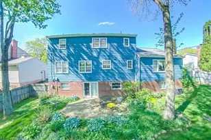 2366 Woodpark Rd, Fairlawn, OH 44333 - Photo 2