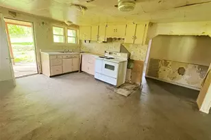 4308 Flat Rd SE, Uhrichsville, OH 44683 - Photo 6