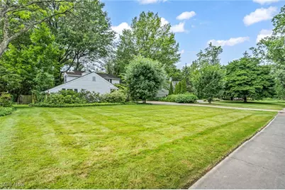 23580 Shaker Boulevard, Huber Heights, OH 44122 - Photo 24