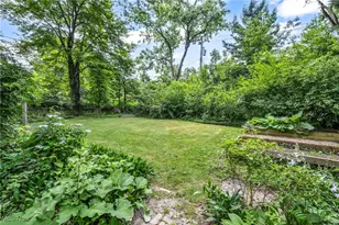 23580 Shaker Blvd, Huber Heights, OH 44122 - Photo 28