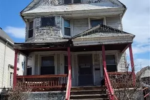 2201 E 36th St, Loveland, OH 44115 - Photo 2