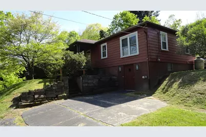 7517 Veterans Boulevard, Chester, WV 26034 - Photo 6