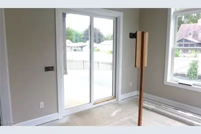 945 Royal Oak Avenue NE, North Canton, OH 44720 - Photo 6