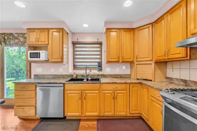 2736 Green Road, Huber Heights, OH 44122 - Photo 4