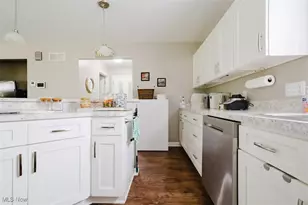 180 Elizabeth Pkwy, Akron, OH 44304 - Photo 6