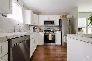 180 Elizabeth Pkwy, Akron, OH 44304 - Photo 4