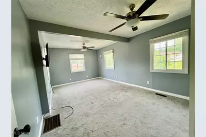 725 Logan Avenue, Mingo Junction, OH 43938 - Photo 12