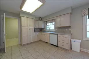 46 Hidden Pond Dr, Doylestown, OH 44230 - Photo 8