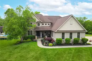 1302 Hillandale Dr, Akron, OH 44333 - Photo 2