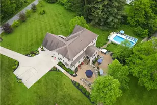 1302 Hillandale Dr, Akron, OH 44333 - Photo 4