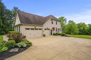 1302 Hillandale Dr, Akron, OH 44333 - Photo 48