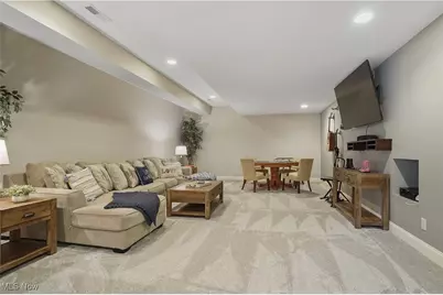 1302 Hillandale Drive, Akron, OH 44333 - Photo 38