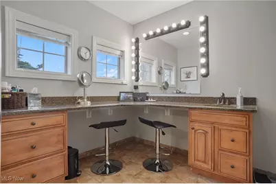 1302 Hillandale Drive, Akron, OH 44333 - Photo 22