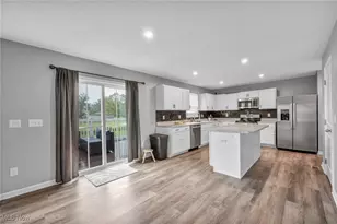 114 River Run Dr, Elyria, OH 44035 - Photo 2