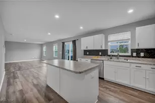 114 River Run Dr, Elyria, OH 44035 - Photo 4